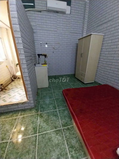 Cho thuê phòng có máy lạnh tủ lạnh kệ bếp wc riêng, nệm giờ giấc tự do
