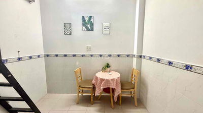 CHO THUÊ CHDV FULL NỘI THẤT NGAY CHỢ HOÀNG HOA THÁM