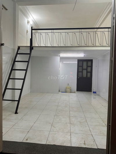 Mặt Bằng KD - 50m2 (Có gác) - Nằm trên đường Nguyễn Gia Trí, Q.BThạnh