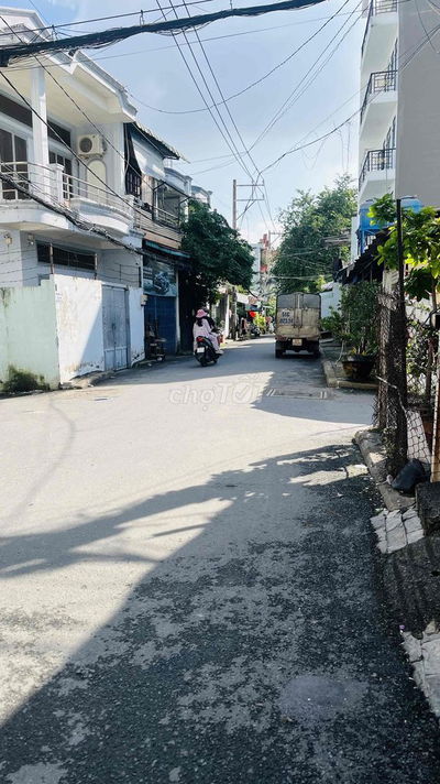 siêu vị trí sát mặt đường 8m chỉ hơn 2tyxx