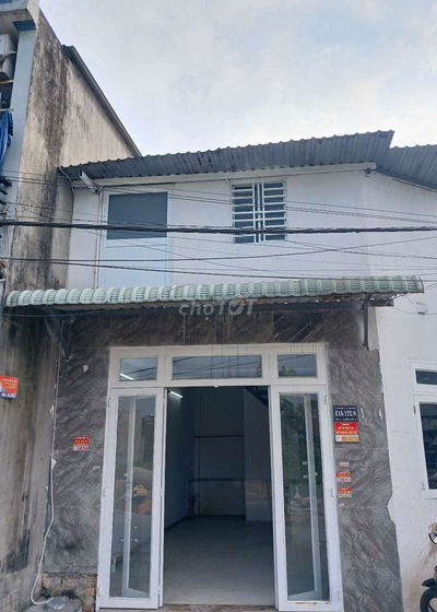 Bán nhà mặt tiền vũ giới ấp 5 xã VLB DT: 4mX10m 1T+ lầu đường 7m thông