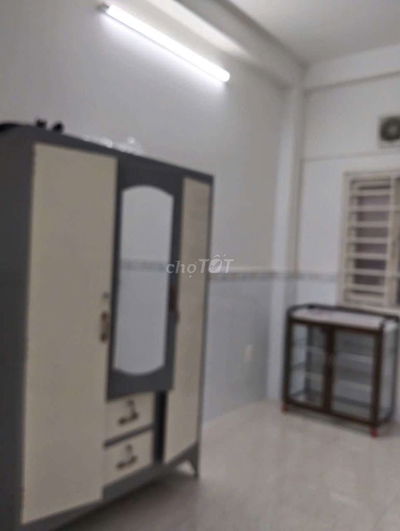 Phòng cho thuê ,có nội thất ,wc chung tầng 2,