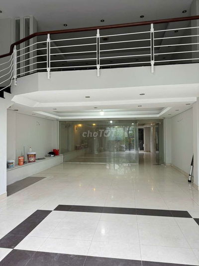 Nhà Mặt Tiền Hoàng Quốc Việt 1 Trệt Lửng 3 Lầu 6x20m 5 Phòng