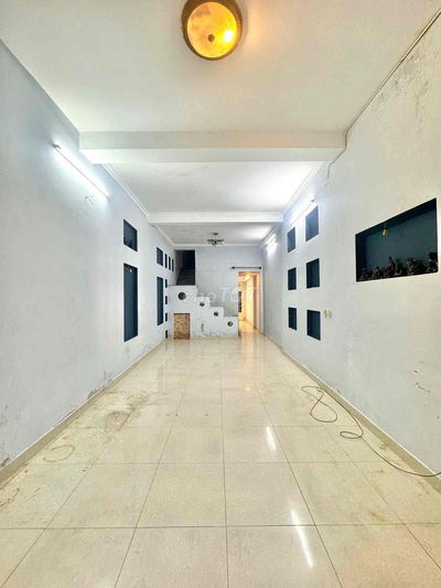 Nhà Mã Lò, 4x20 1 lầu 2 phòng, điện 3 pha, hẻm lớn