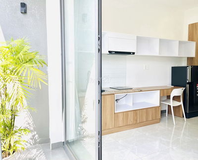 Phòng ban công đẹp đầy đủ nội thất Q Tân Bình - chính chủ cho thuê