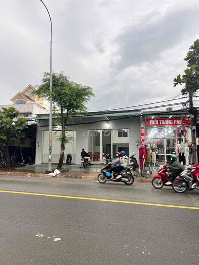 Cho thuê 10x30m.Mặt tiền Đường Lê văn Khương.HCM