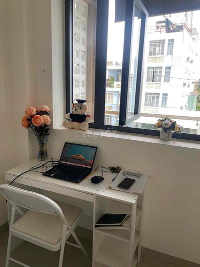 Phòng ban công Ngay Công Viên Làng Hoa, Tân Sơn