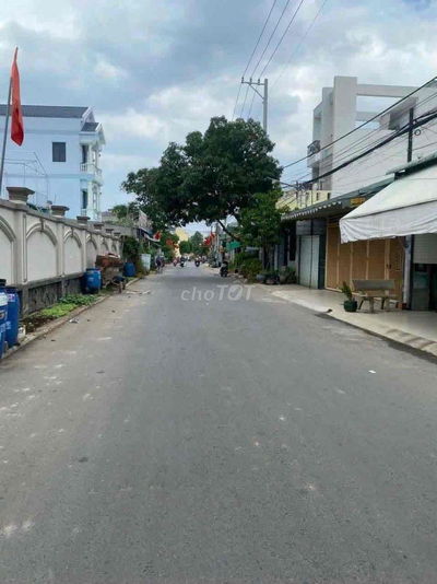 Kho 200m trung tâm dĩ an giá 9tr500 tháng