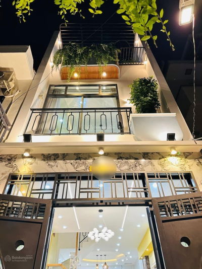 Bán nhà riêng tại Hoàng Hoa Thám giá 2tỷ250tr, Phường 5, Bình Thạnh, DT 63m2, sổ hồng riêng