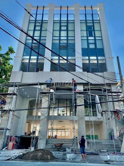 Cho thuê nhà Hoàng Hoa Thám, P.13, Q.TB, 12x25m, Hầm trệt 4 lầu