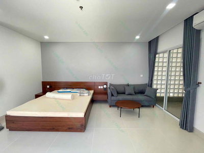 STUDIO RỘNG 45M2 CÓ BAN CÔNG VIEW PHỐ ĐI BỘ RA ĐÔNG Á HOÀ CƯỜNG