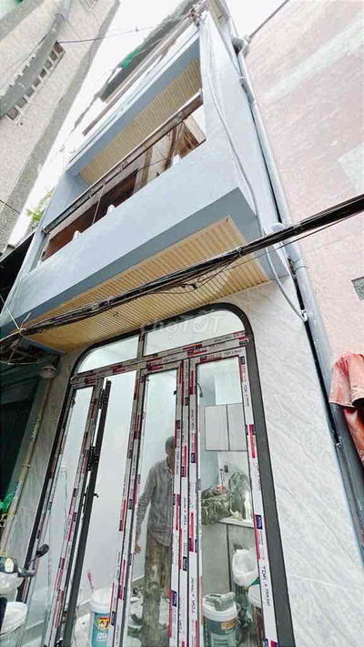 Nhà Q4 đối diện phòng thuế Q4