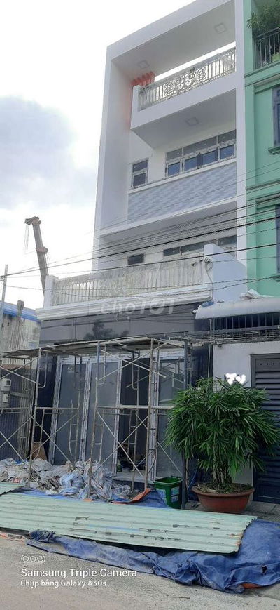 Nhà 1 trệt 3 lầu sân thượng mới 100%đường 6B KDC vĩnh lộc BHH B