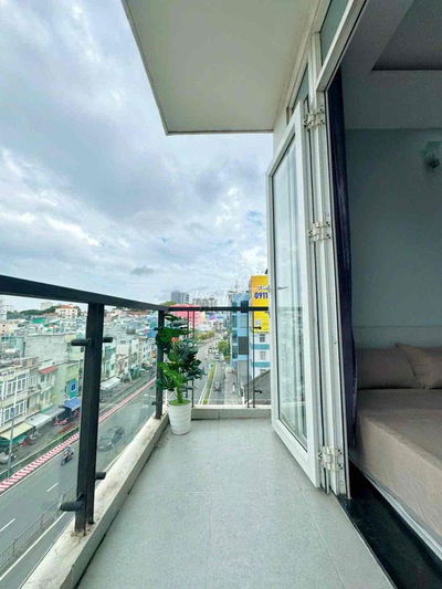 Căn hộ ban công 35m2 ngay khu sầm uất Phan Xích Long giáp Quận 1, 3