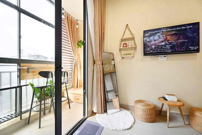 Sẵn 1 Căn hộ Ban công Tách bếp Quận 3