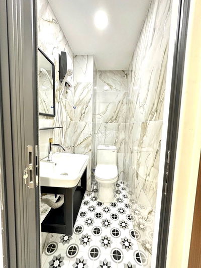 BÁN NHÀ NGON Q.5 TRẦN BÌNH TRỌNG 4 TẦNG 5PN THUÊ 16TR/THÁNG Chỉ 5.x Tỷ