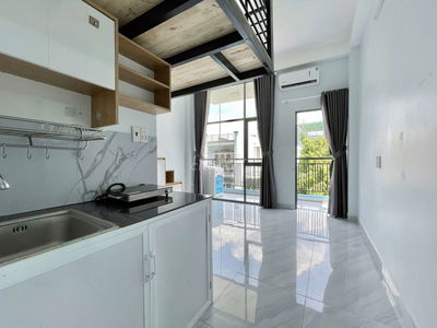 Duplex Ban Công Siêu Thoáng Mát - Thang Máy, Full Nội Thất Ngay HUFLIT