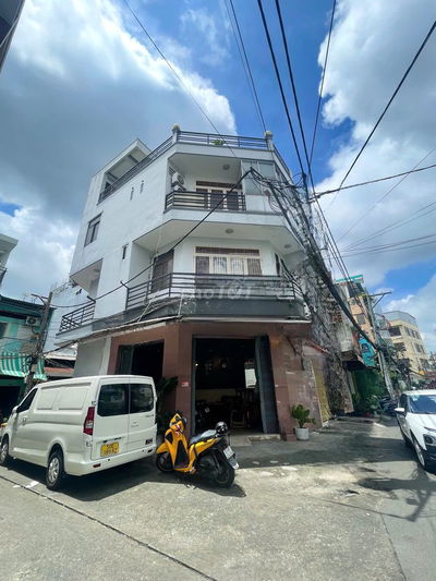 GÓC 3 MẶT TIỀN QUẬN 11 CHỦ DỄ CHO CẢI TẠO -KD TỰ DO