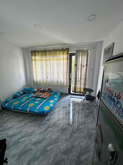 Tìm nam ở ghép Nguyễn Thị Định