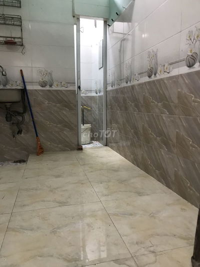 Nhà nguyên căn, 1 lầu,mới sửa sạch đẹp, 2.5m x 7m, đất:15m2,DTsd: 33m2