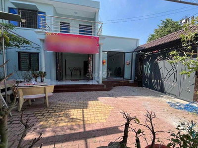 Cho thuê nhà sân vườn (350m2), 6PN, phường Trung Dũng (cũ).