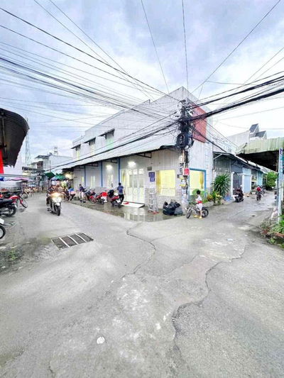 NHÀ LẦU GIÁ RẺ VỊ TRÍ CỰC ĐẸP