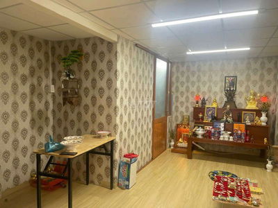 Nhà Thủ Đức, sổ hồng riêng, chưa tới 2 tỷ. Cách Phạm Văn Đồng 1km.