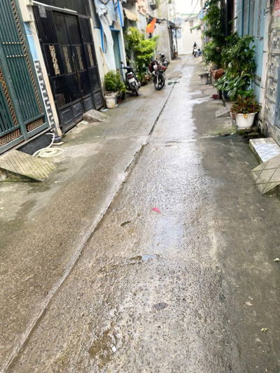 Nhà Cấp 4  Chính Chủ đang ở , CẦN BÁN GẤP GẤP ĐỂ TRẢ NỢ .