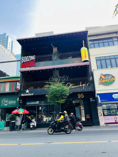 Nhà Mặt Tiền Đường 93 95 Hai Bà Trưng Phường Bến Nghé Quận 1.