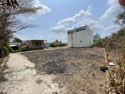 hàng ngộp,chính chủ cắt lỗ cần bán gấp.Đất thổ cư 2 mặt tiền hẻm