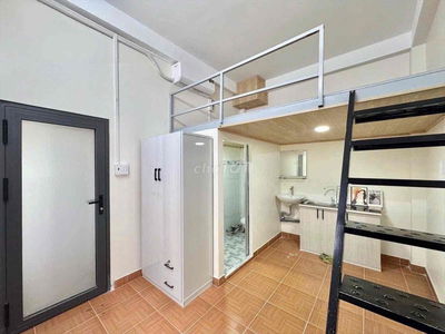 Phòng trọ có gác cửa sổ thoáng full nội thất gần cầu Nguyễn Văn Cừ