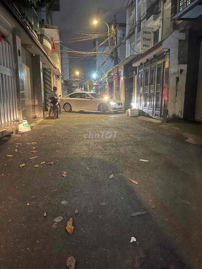 1 TRỤC ĐƯỜNG 6m THÔNG-SÁT MT-4 TẦNG-4x20m VUÔNG VỨC-XH ĐỂ TRONG NHÀ