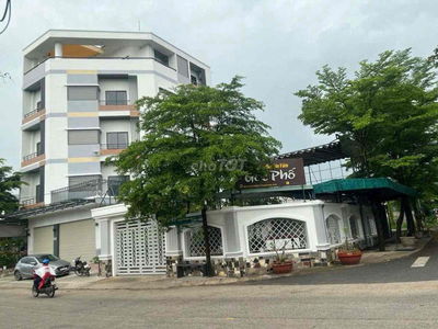 BÁN NHÀ GÓC 2MT Quán Cafe. Và Toà Nhà Dịch Vụ