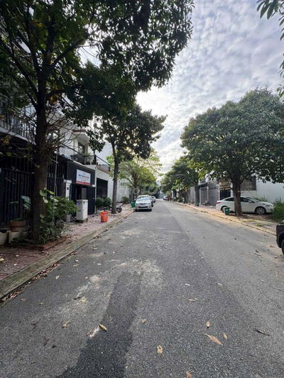 Cho thuê nhà 4pn 4wc khu đô thị Phúc Đạt Phú Lợi