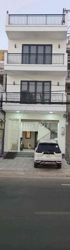 Cho thuê nhà đẹp 1 trệt 2 lầu mặt tiền Phạm Văn Thuận Vincom plaza