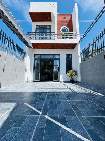 NHÀ LẦU KDC ĐƯỜNG 12M GẦN CHỢ QUANG THẮNG TRẢNG DÀI