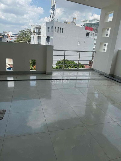 Phòng lầu 1 rộng