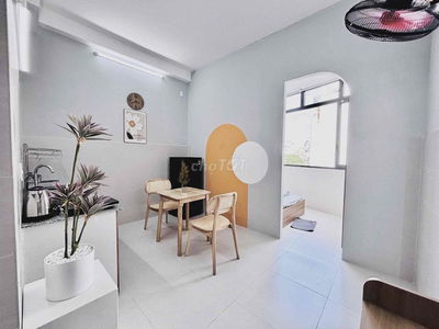 STUDIO TÁCH BẾP - BAN CÔNG FULL NỘI THẤT NGAY SÂN BAY TSN - THANG MÁY