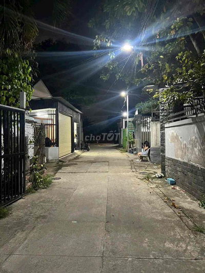 bán nhà gần đại học tdm. nhà mới giá hiếm nhất khu