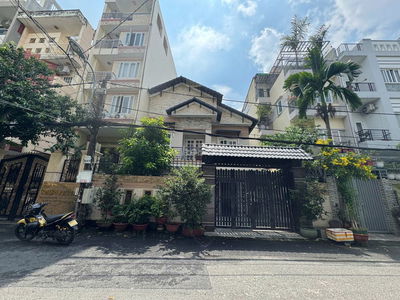 Biệt thự Lê Đức Thọ, dt 10.2x20m , nhà 3 tầng, đường rộng 10m