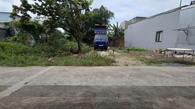 Bán lôđất SHR 5*18m gần Liên Xã Thị Trấn HM đg xe tải Giá 2TỶ 650tr