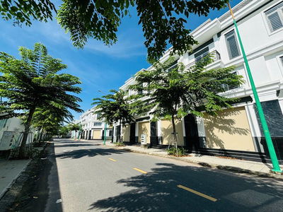 Với 980 triệu sở hữu nhà trục chính, kế lô góc và công viên trung tâm