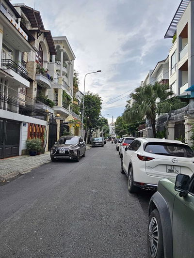 Bán nhà Nguyễn Văn Đậu, Sát mặt tiền đường, 52m2, 4 TẦNG BTCT, 4PN