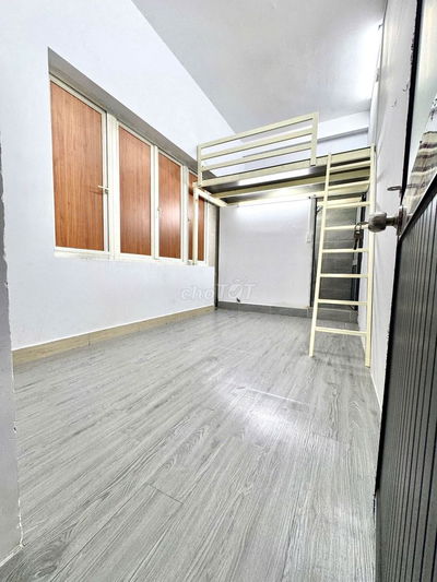 PHÒNG TẦNG TRỆT CÓ GÁC CỬA SỔ