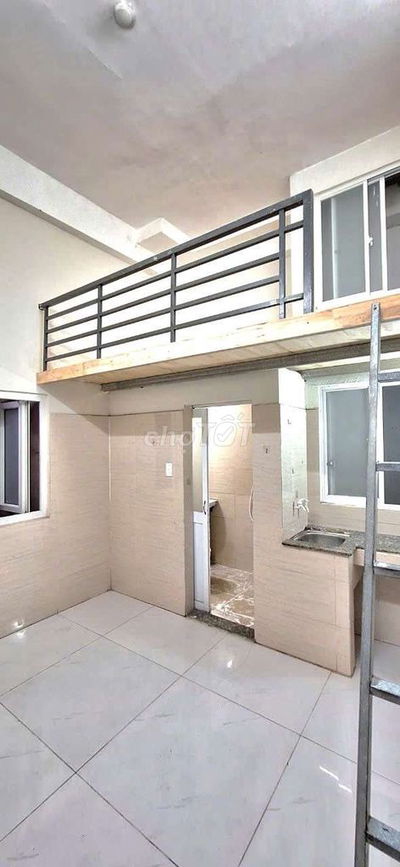 Phòng trọ mới- gác cao 1m8 đối diện Etown2, Cộng Hòa, P13 Tân Bình