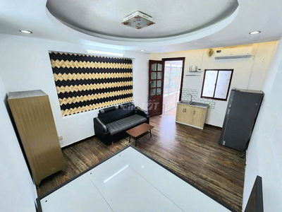Phòng bancon 25m2 full nội thất cao cấp , wc riêng, tại Huỳnh Văn Bánh