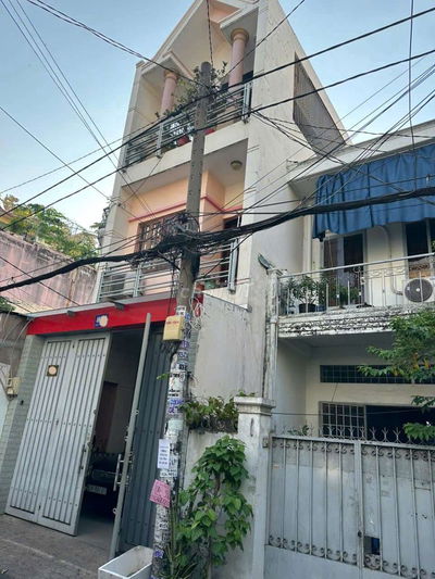 Nhà sổ hồng riêng HXH KDC  Đường số 10 - Giá Tốt