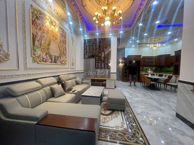 Cần Bán gấp nhà P ĐHT ,Q12 .DT 7x12.1 trệt 2 lầu 4PN 4WS ..hẻm xe tải