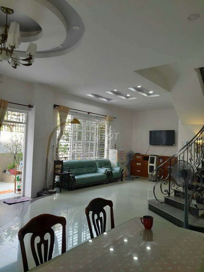 Biệt Thự Đẹp 16x18m 2 Lầu 5PN Mặt Tiền Đường Số Tân Phong