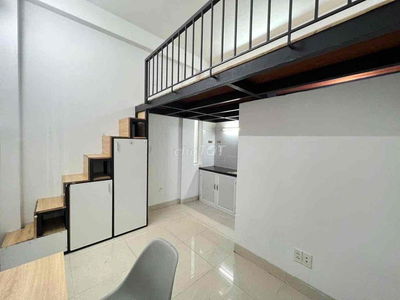 DUPLEX SIÊU RỘNG NẰM NGAY NGÃ TƯ HÀNG XANH, GẦN ĐH VĂN LANG CƠ SỞ 3